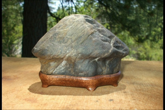 Hut Stone
